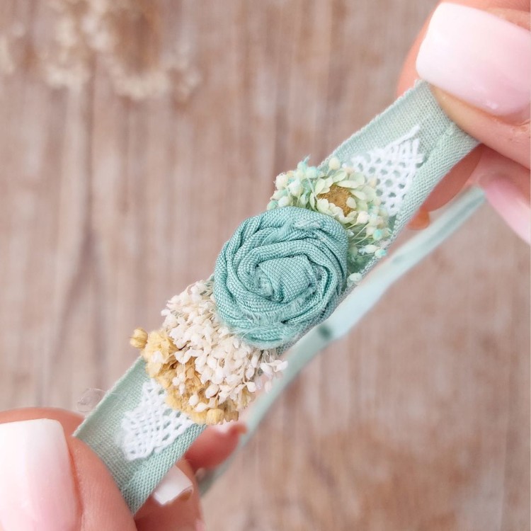 newborn-headband-close-up-megan-mint.jpg