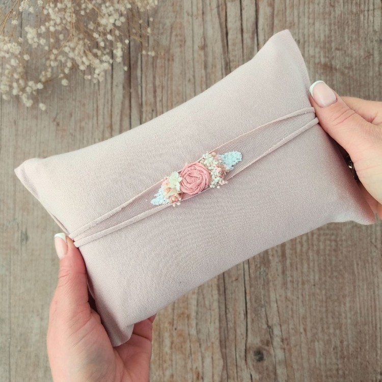 newborn-pillow-and-headband-close-up-megan-pale-pink (2).jpg