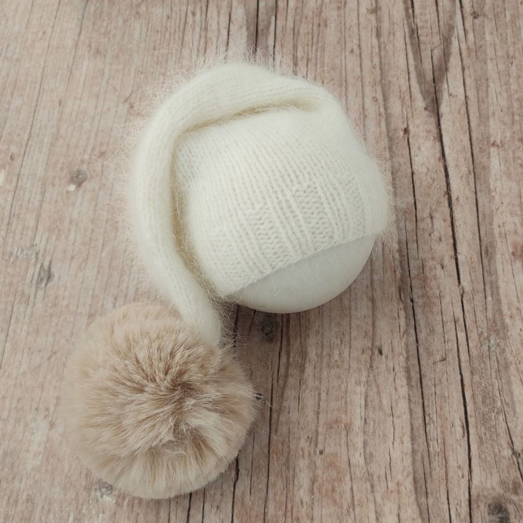 handknitted-newborn-hat.jpg