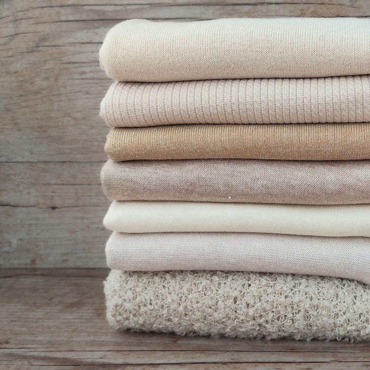 newborn-beige-posing-fabrics(AMY NOWY KOLOR).jpg