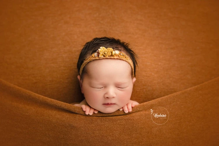 sonia-backdrop-wrap-headband-in-use.jpg