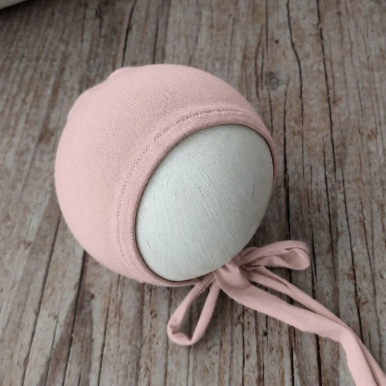 classic newborn bonnet pola nude pink.jpg