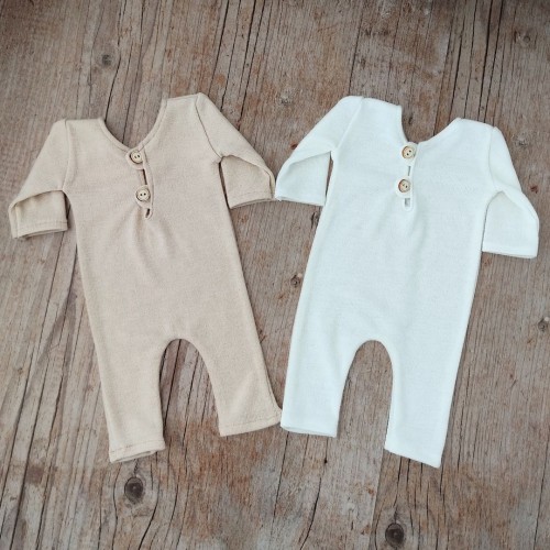 newborn-photography-outfit-light beige-and-white-sonia.jpg