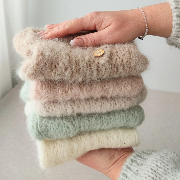 hand-knitted-outfits-for-newborn-photography.jpg