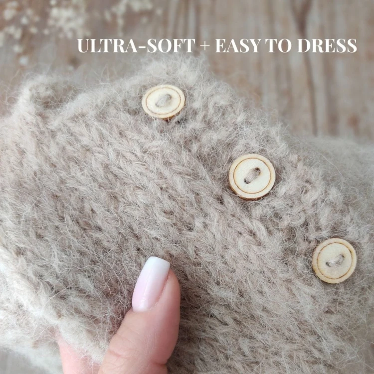fluffy-knitted-romper-with-bottons-close-up.jpg
