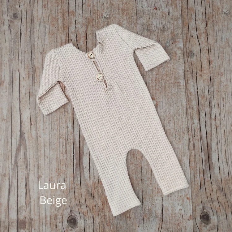 laura -newborn-outfit-beige-laura (2).jpg
