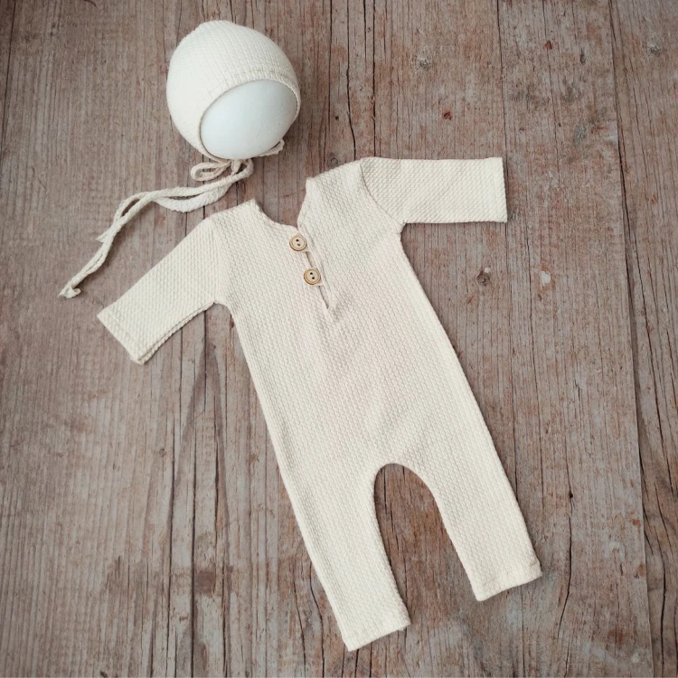 Laura- NEWBORN-OUTFIT-NEWBORN-BONNET-LAURA.jpg