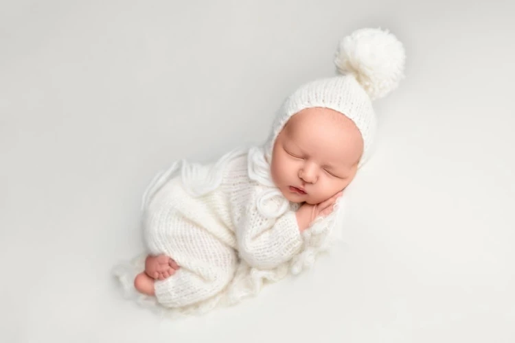 newborn-knitted-outfit-and-fluffy-blanket-in-use.jpg