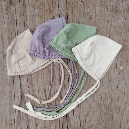 bonnets_for_newborn_photography.jpg
